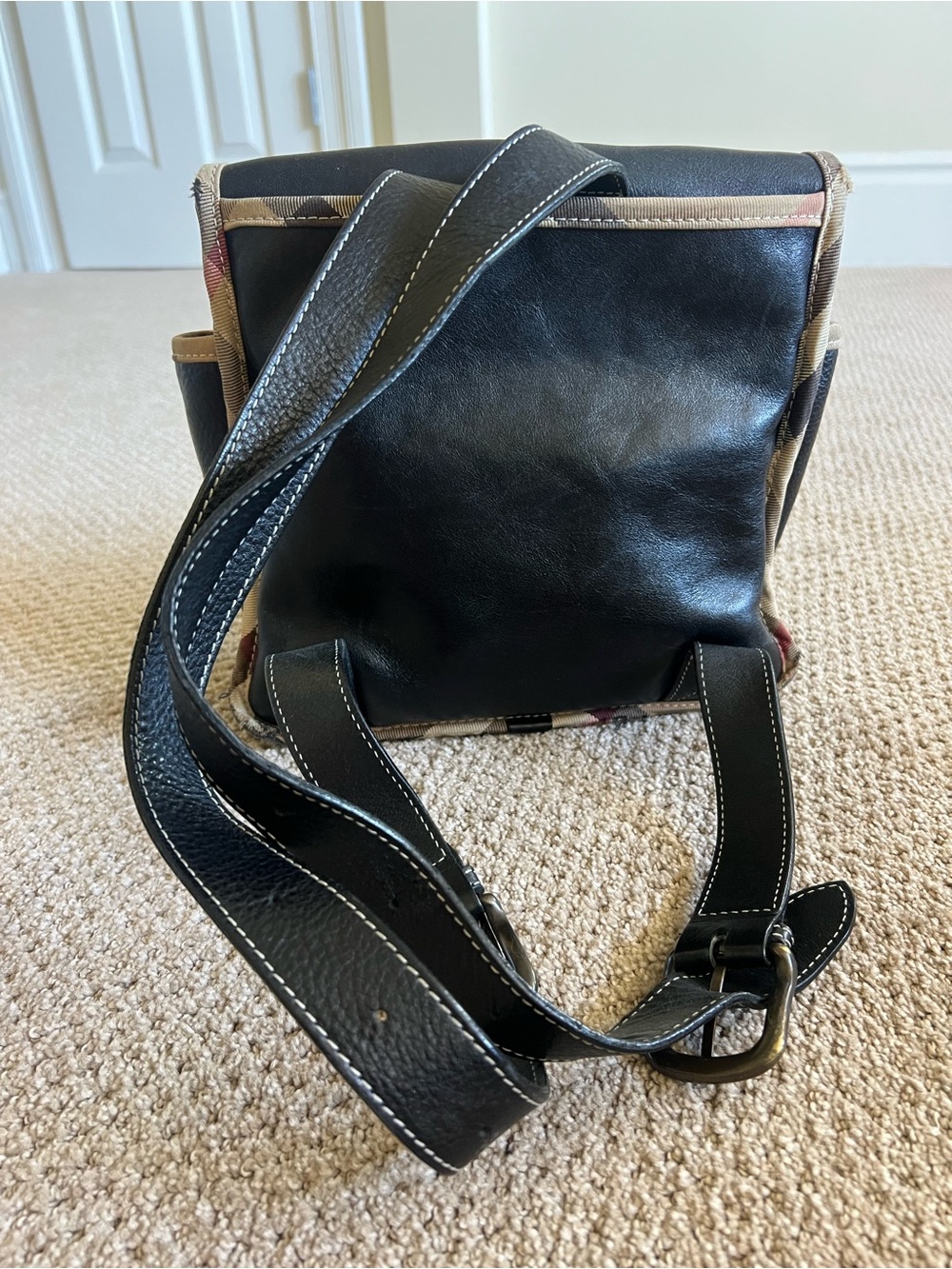 Burberry Vintage Black Leather & Nova Check Backpack – Authentic - Picture 5 of 9